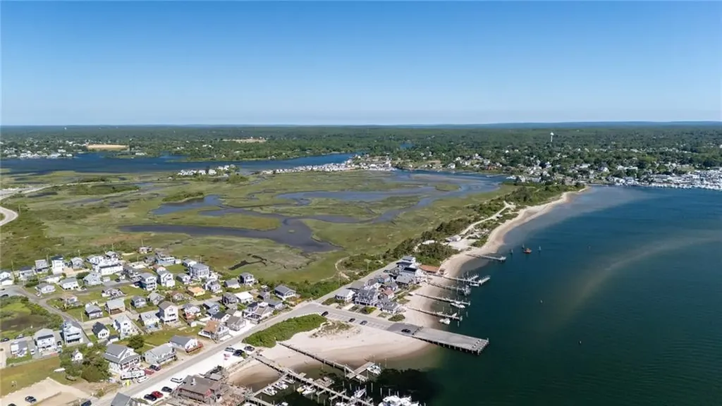 1185 Succotash Road Narragansett RI 02882