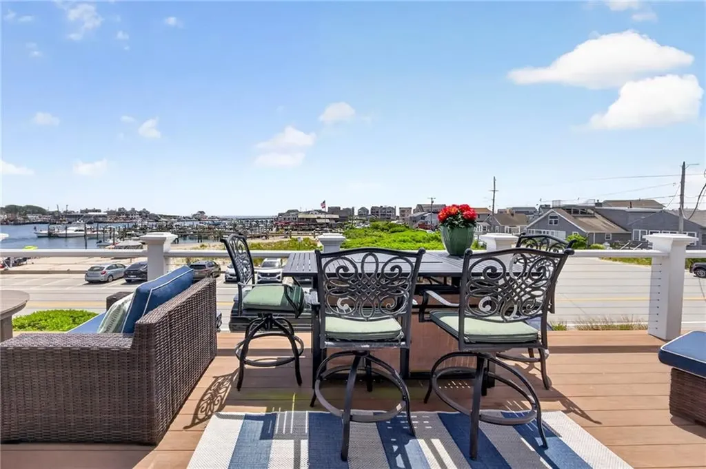 1185 Succotash Road Narragansett RI 02882