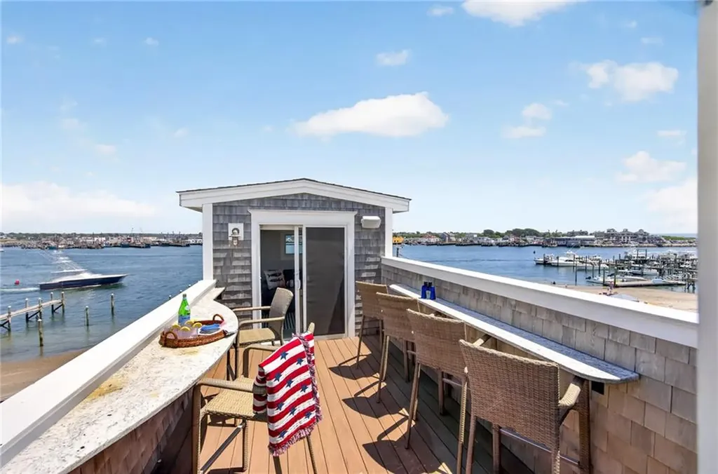 1185 Succotash Road Narragansett RI 02882