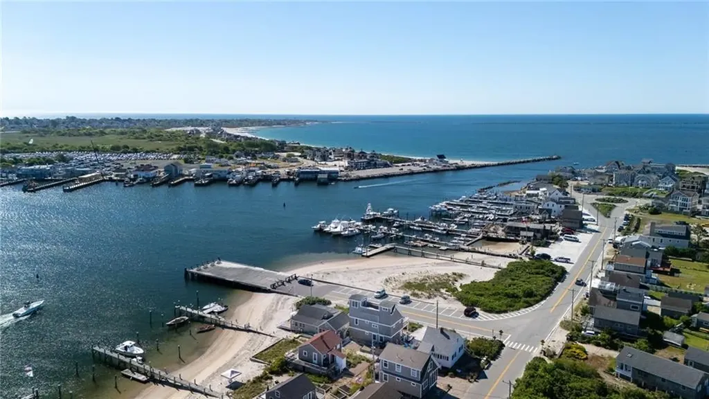 1185 Succotash Road Narragansett RI 02882