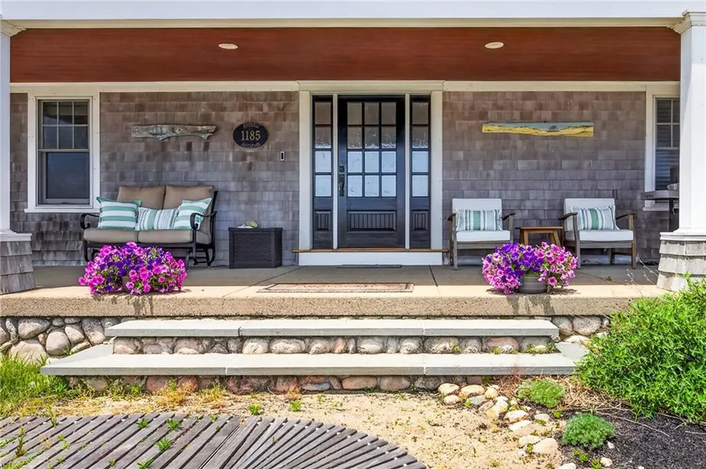1185 Succotash Road Narragansett RI 02882
