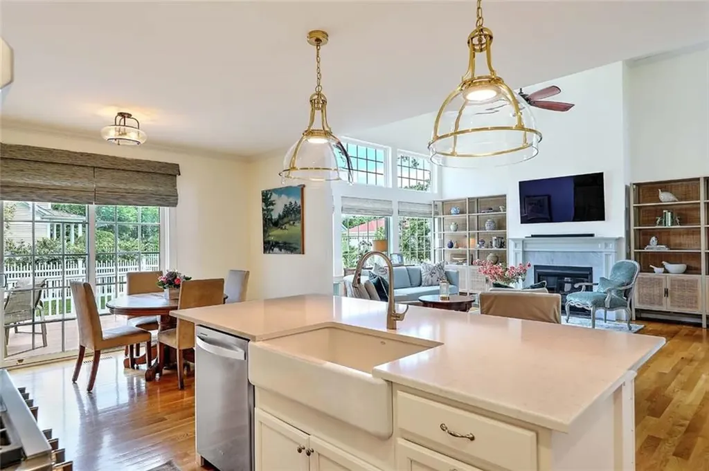 49 Walley Street Bristol RI 02809