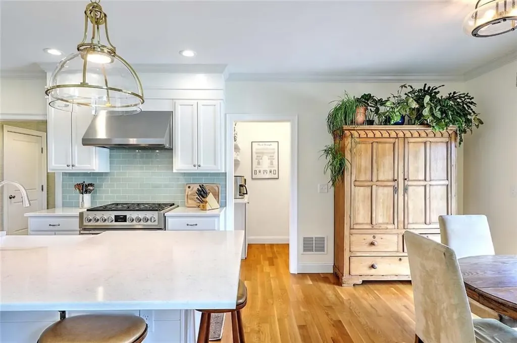 49 Walley Street Bristol RI 02809