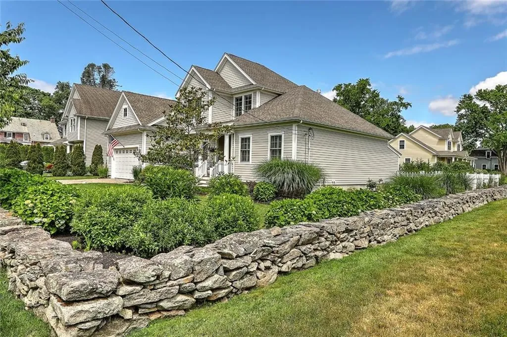 49 Walley Street Bristol RI 02809