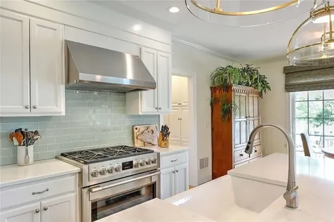 49 Walley Street Bristol RI 02809