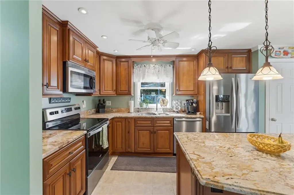 34 Crestwood Lane Charlestown RI 02813