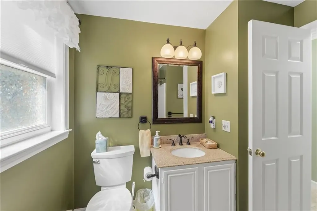 34 Crestwood Lane Charlestown RI 02813