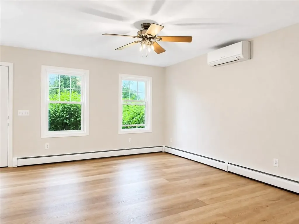 182 Gorham Avenue Warwick RI 02886