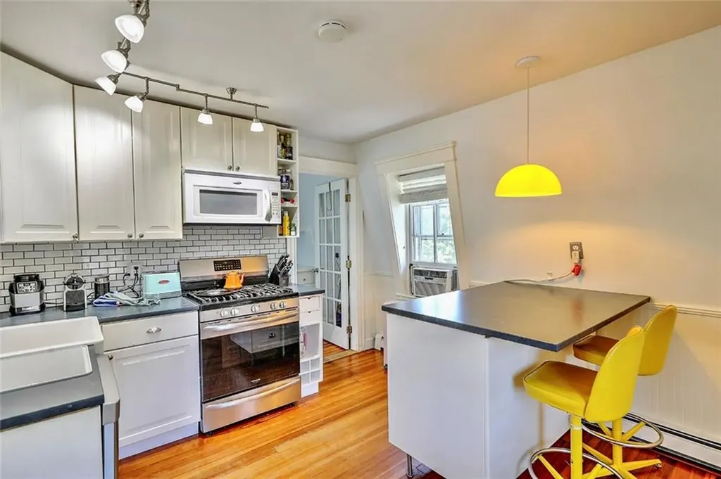 61 Chapin Avenue Providence RI 02909