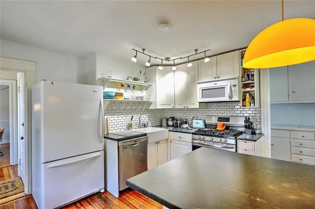 61 Chapin Avenue Providence RI 02909