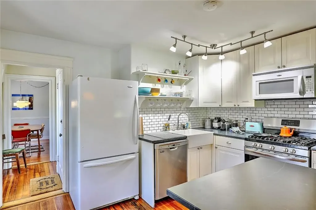 61 Chapin Avenue Providence RI 02909