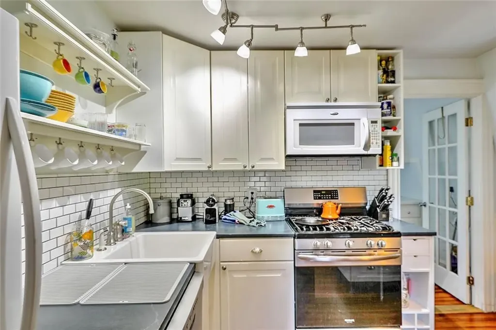 61 Chapin Avenue Providence RI 02909