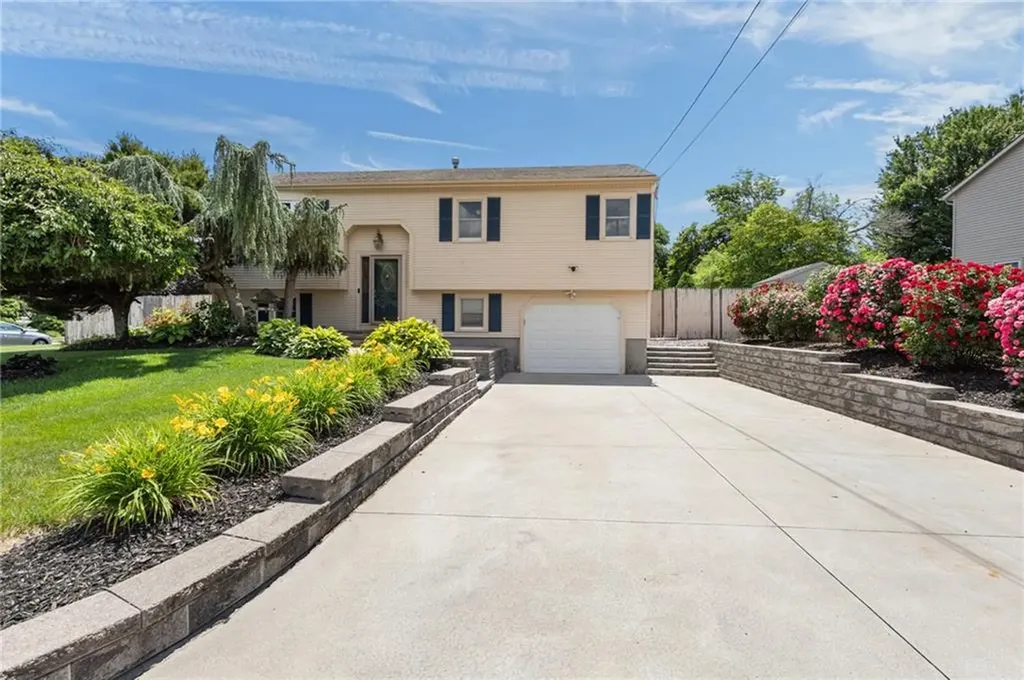 2 Dogwood Drive Cranston RI 02921