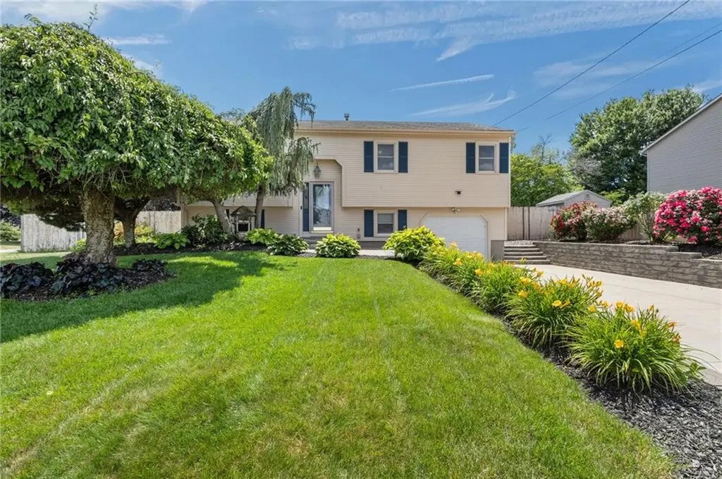 2 Dogwood Drive Cranston RI 02921