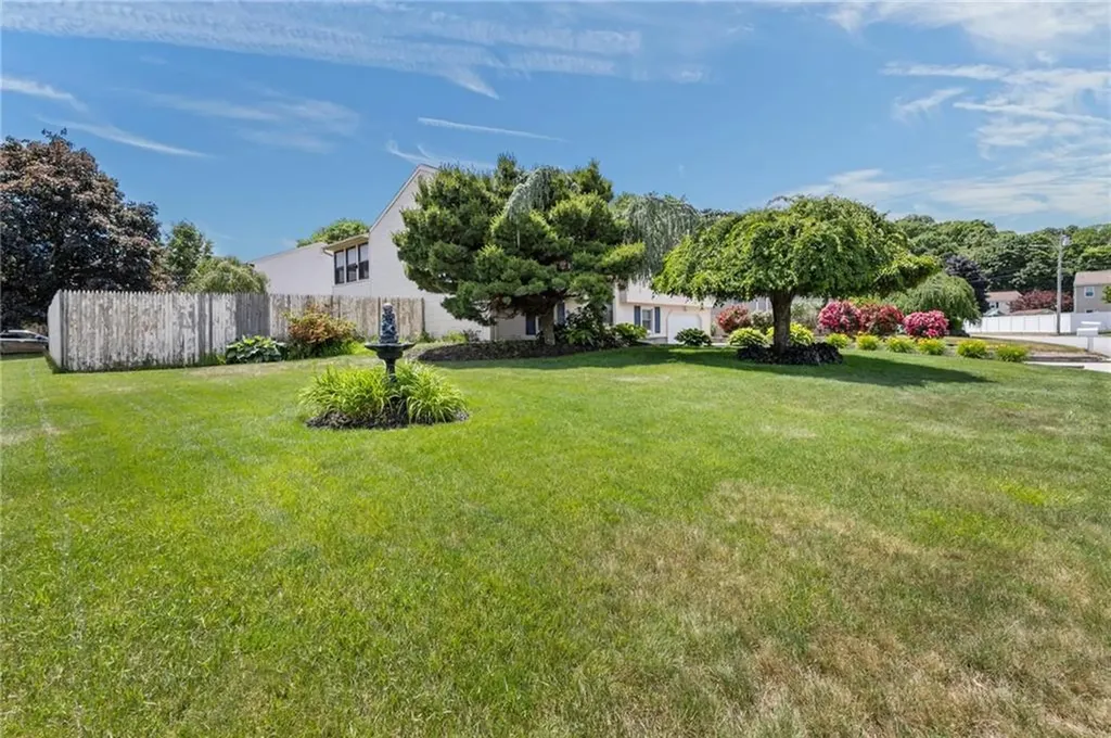 2 Dogwood Drive Cranston RI 02921