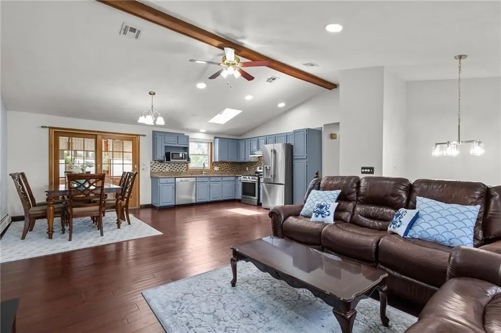 2 Dogwood Drive Cranston RI 02921