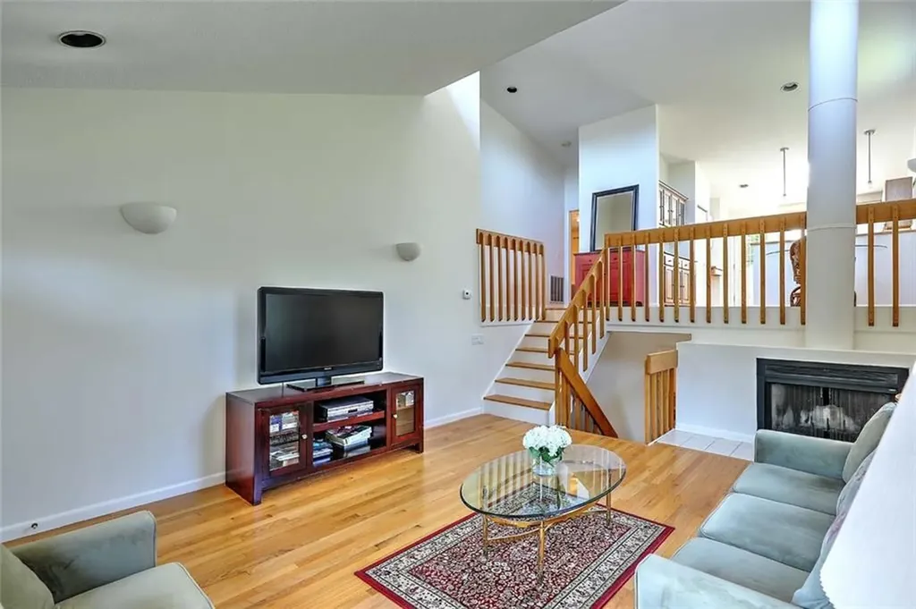 101 Cardinal Drive North Kingstown RI 02852