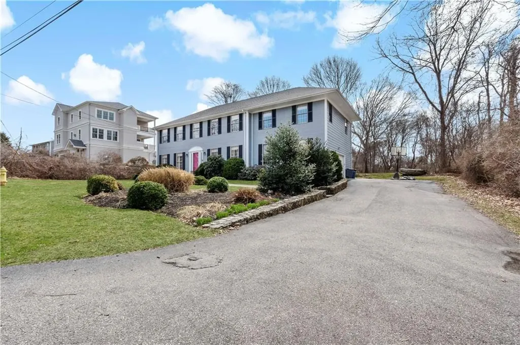32 Starr Drive W Narragansett RI 02882