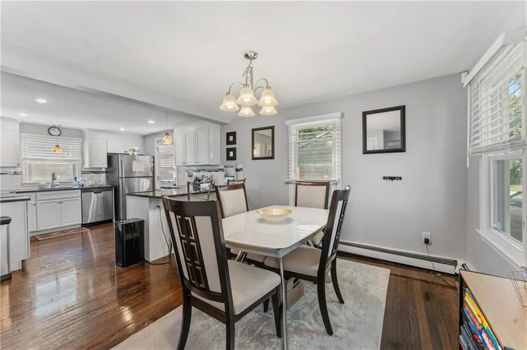 21 Bailey Street East Providence RI 02916