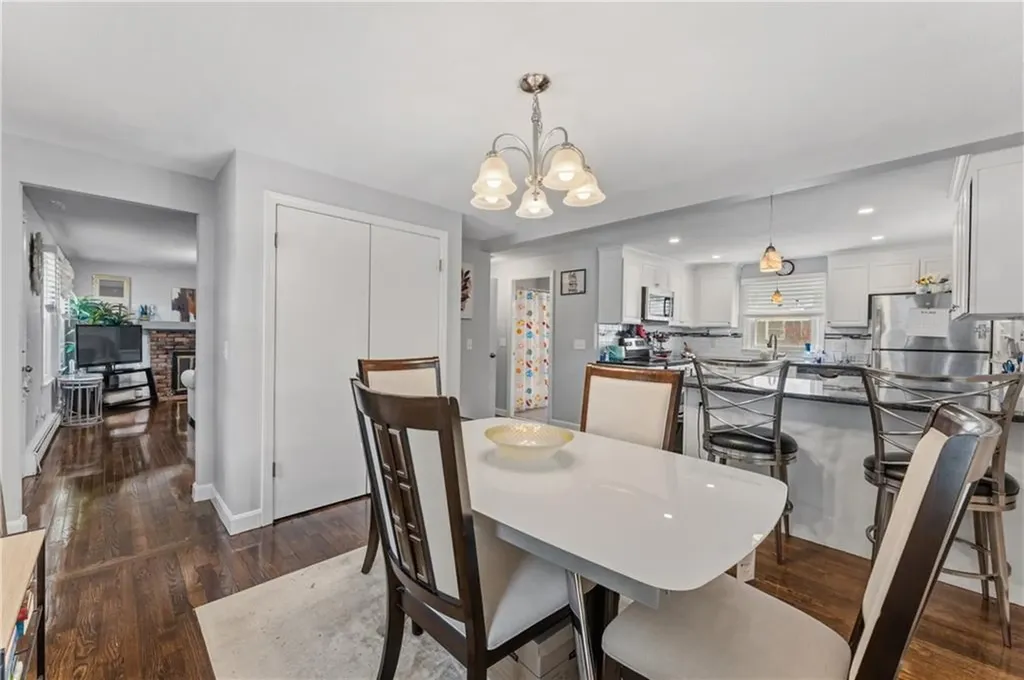 21 Bailey Street East Providence RI 02916