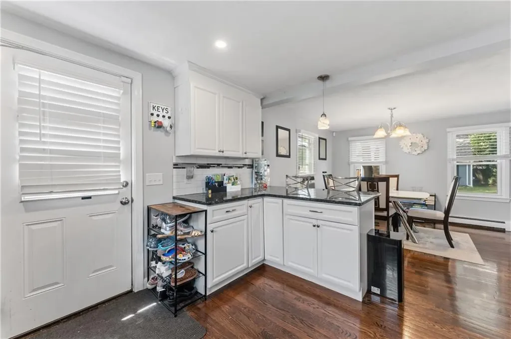 21 Bailey Street East Providence RI 02916