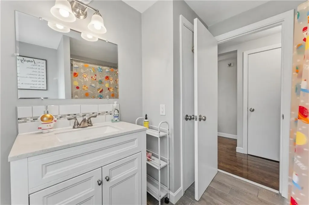 21 Bailey Street East Providence RI 02916