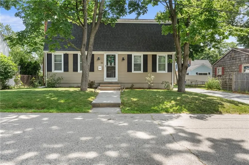 21 Bailey Street East Providence RI 02916