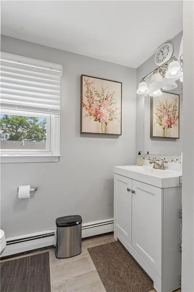 21 Bailey Street East Providence RI 02916