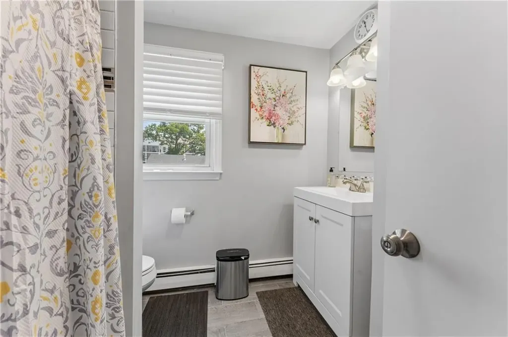 21 Bailey Street East Providence RI 02916