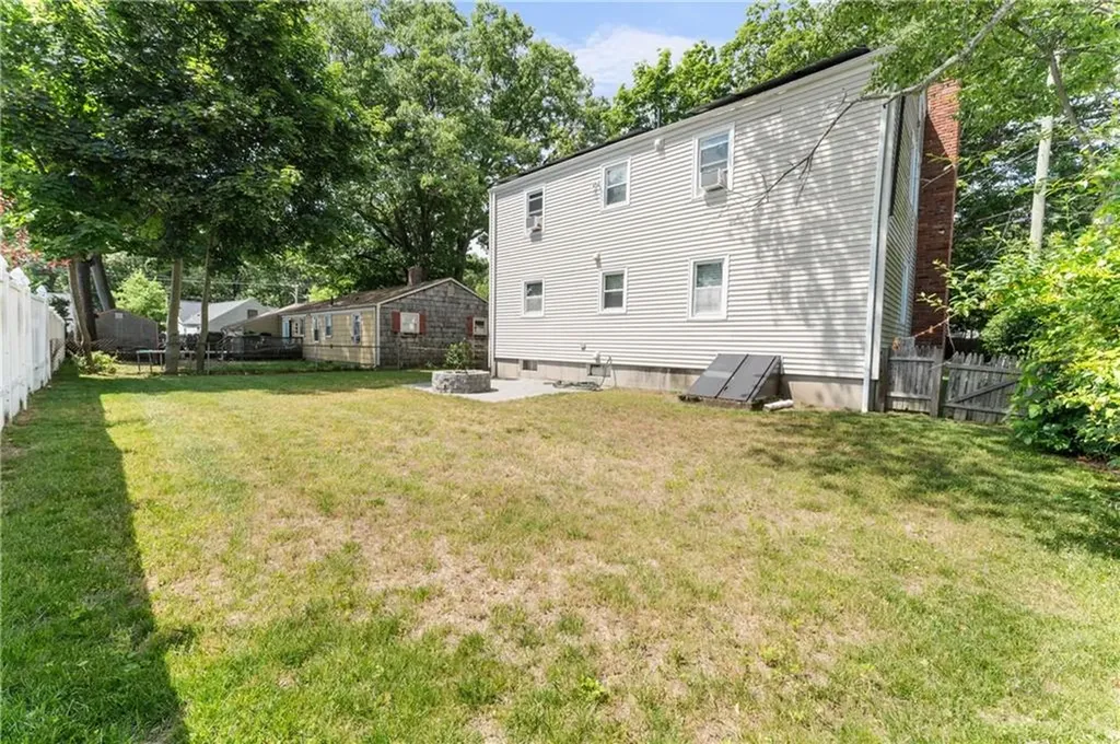 21 Bailey Street East Providence RI 02916