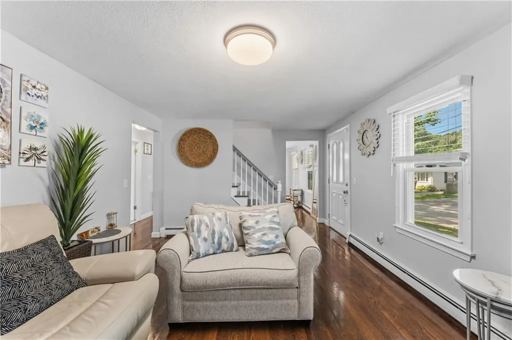 21 Bailey Street East Providence RI 02916