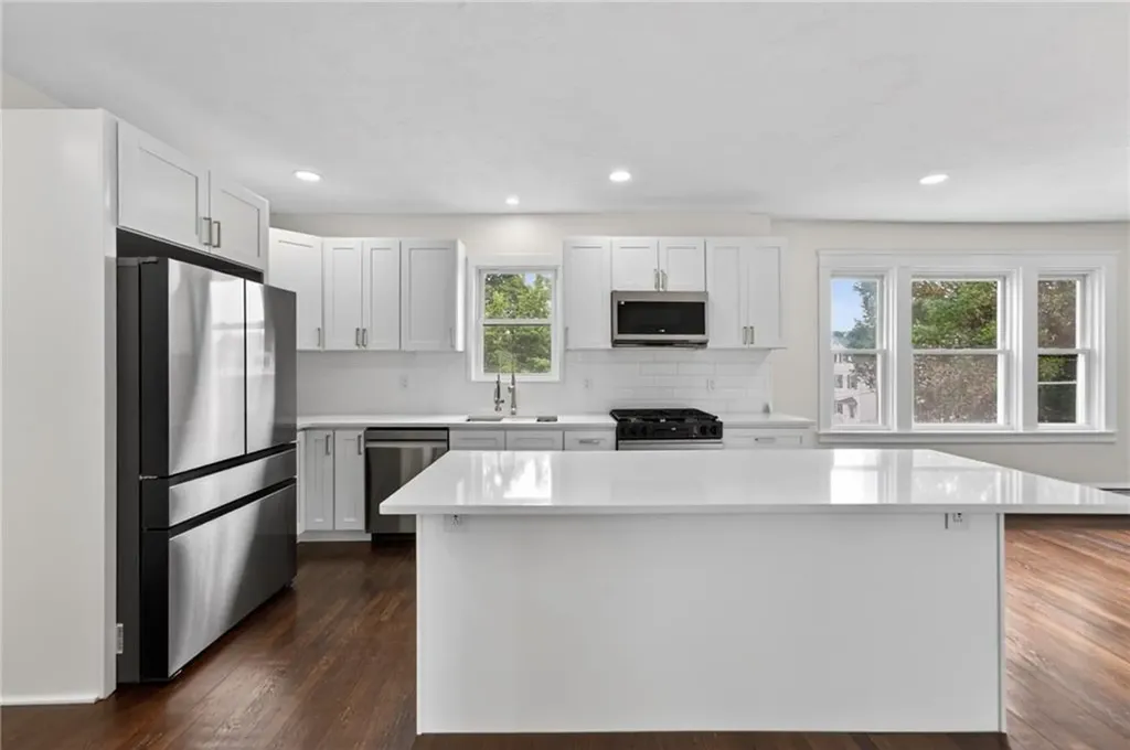 25 Fairview Street Providence RI 02908