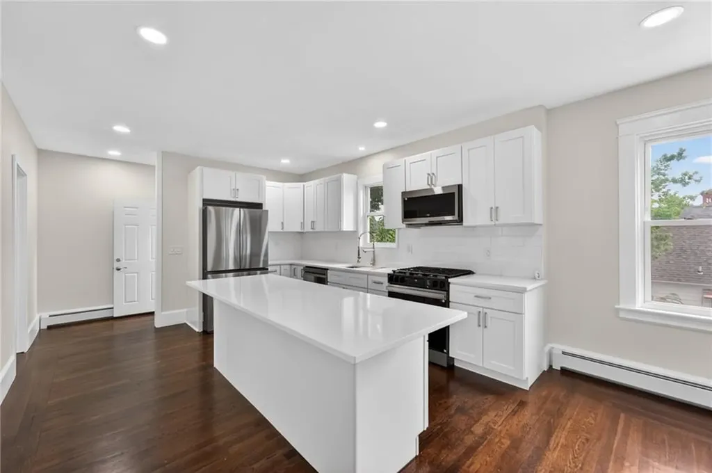 25 Fairview Street Providence RI 02908