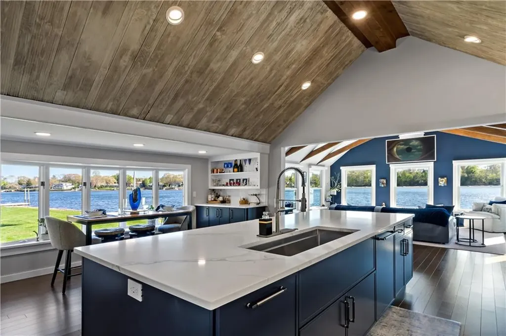 166 New Meadow Road Barrington RI 02806