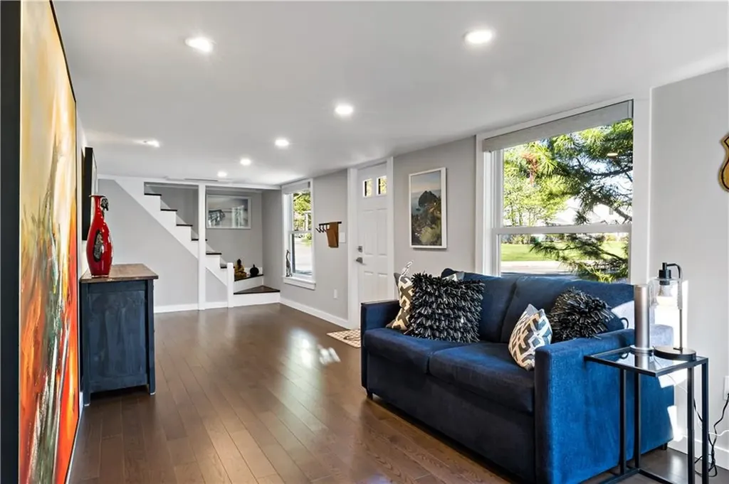 166 New Meadow Road Barrington RI 02806