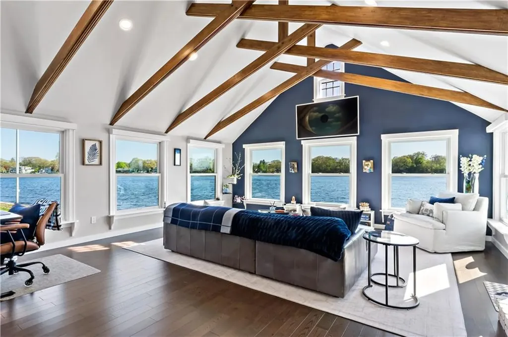 166 New Meadow Road Barrington RI 02806