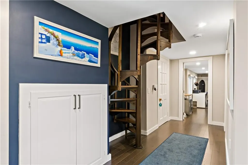 166 New Meadow Road Barrington RI 02806