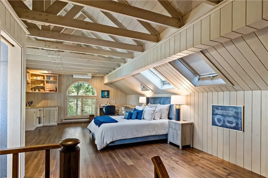 166 New Meadow Road Barrington RI 02806