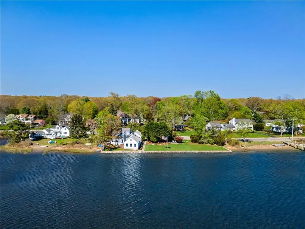 166 New Meadow Road Barrington RI 02806