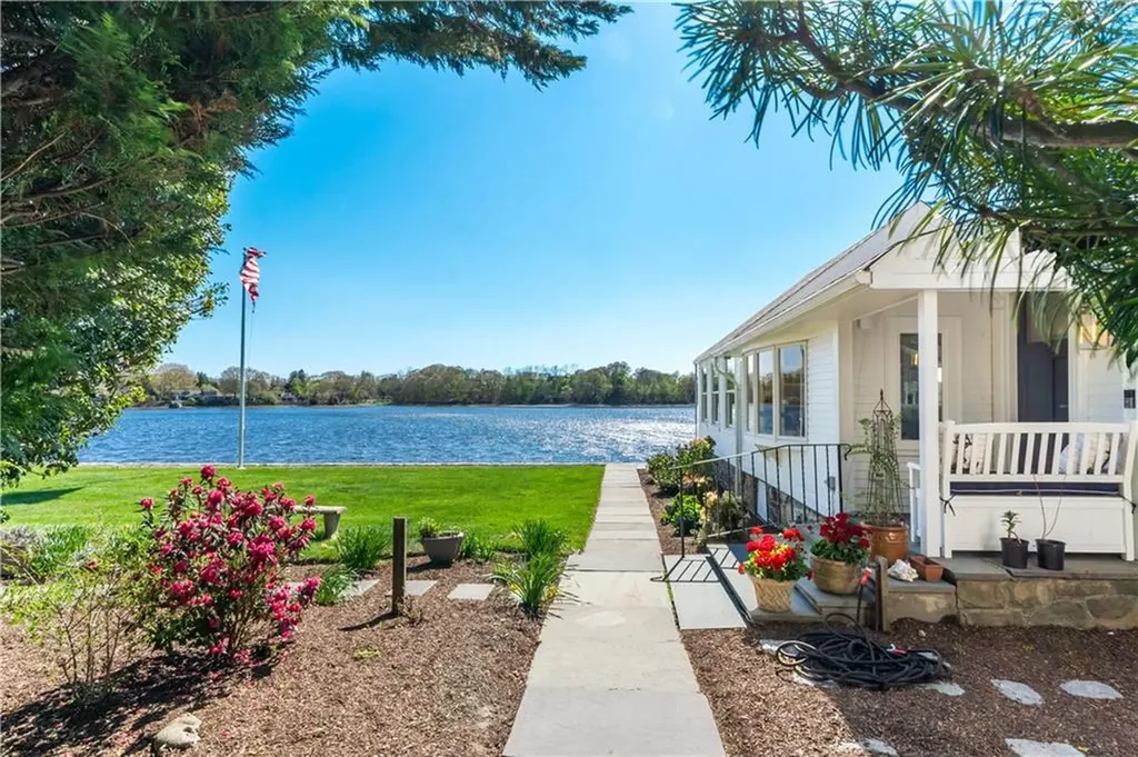 166 New Meadow Road Barrington RI 02806