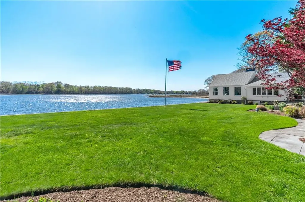 166 New Meadow Road Barrington RI 02806