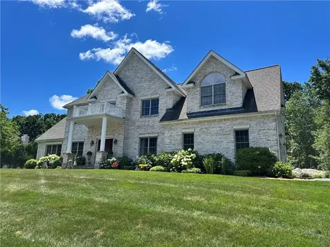13 West Butterfly Way Lincoln RI 02865