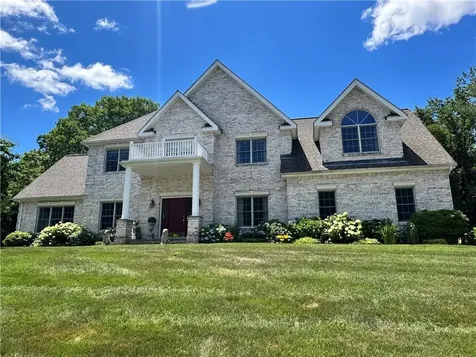 13 West Butterfly Way Lincoln RI 02865