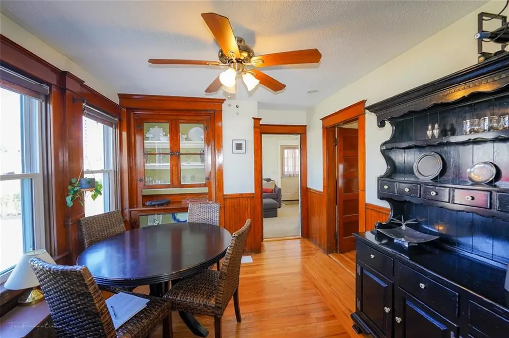 31 Fenmoor Street East Providence RI 02914