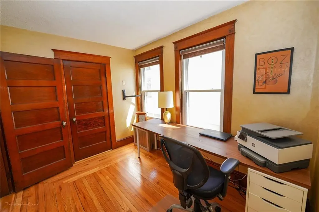 31 Fenmoor Street East Providence RI 02914
