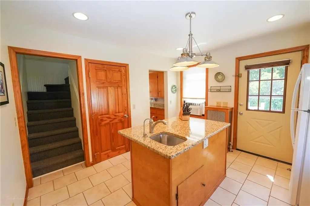 31 Fenmoor Street East Providence RI 02914