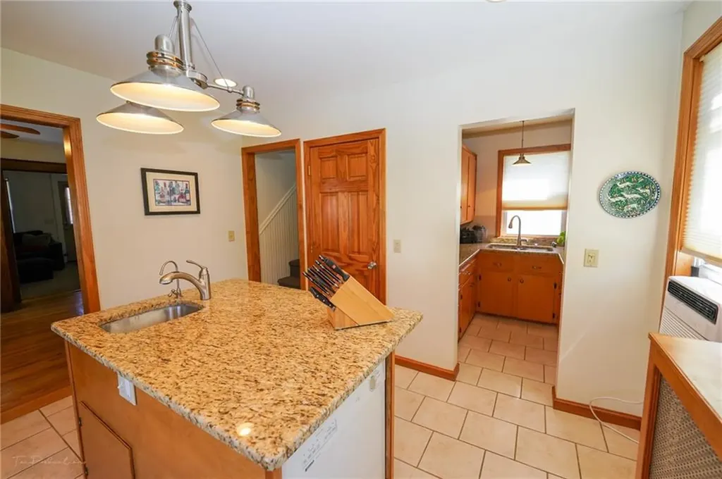 31 Fenmoor Street East Providence RI 02914