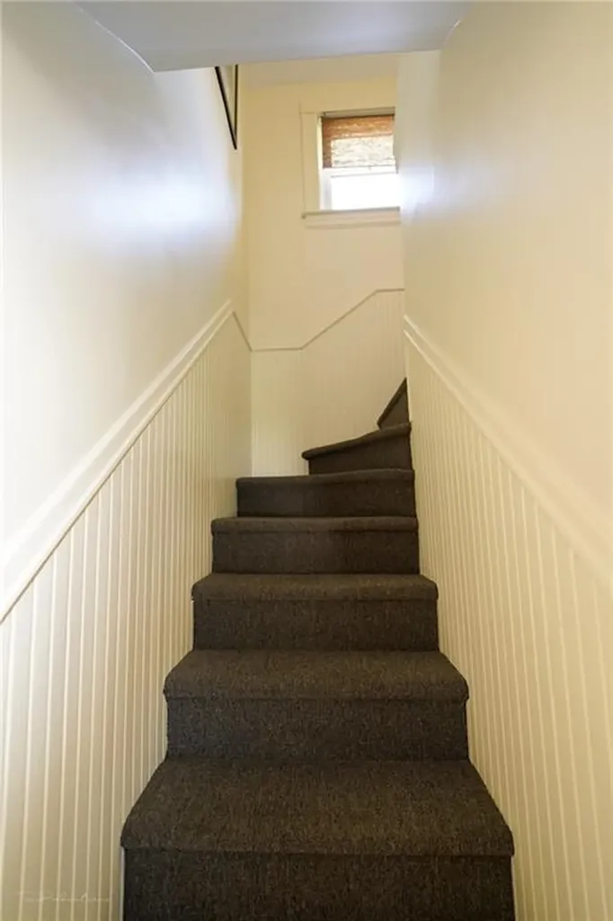 31 Fenmoor Street East Providence RI 02914