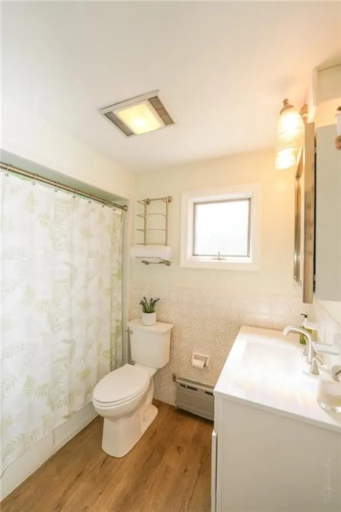 31 Fenmoor Street East Providence RI 02914