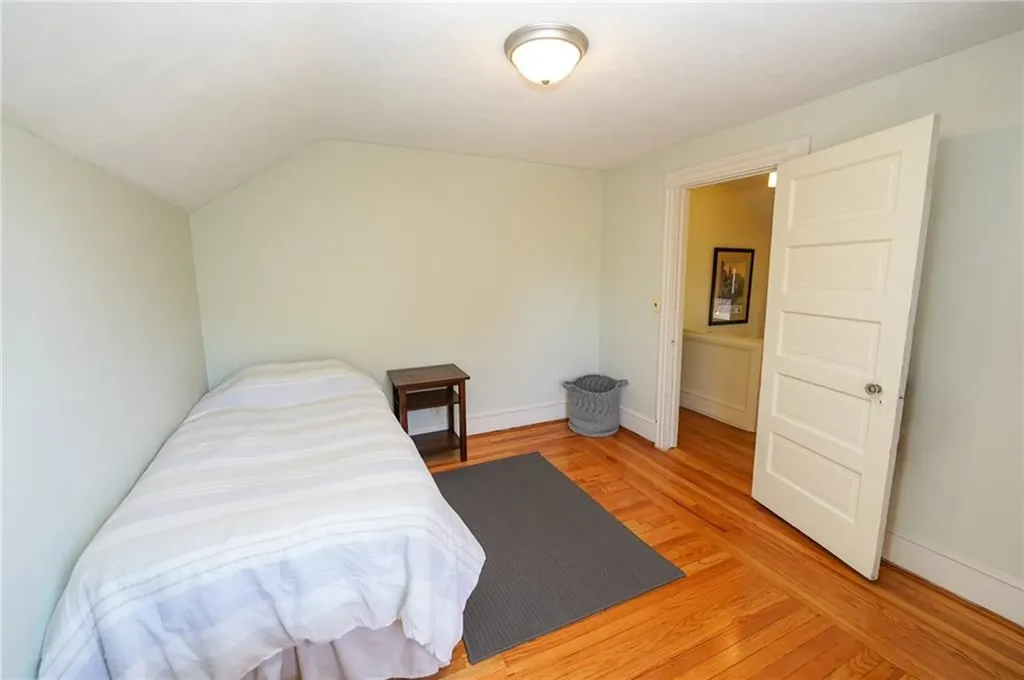 31 Fenmoor Street East Providence RI 02914